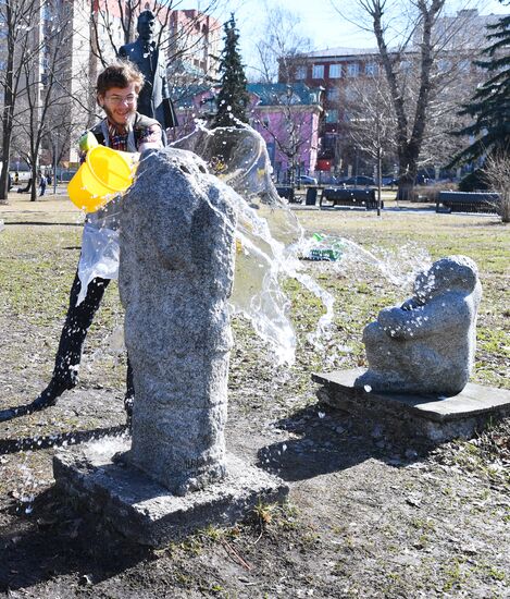 Volunteer clean-up day in Moscow