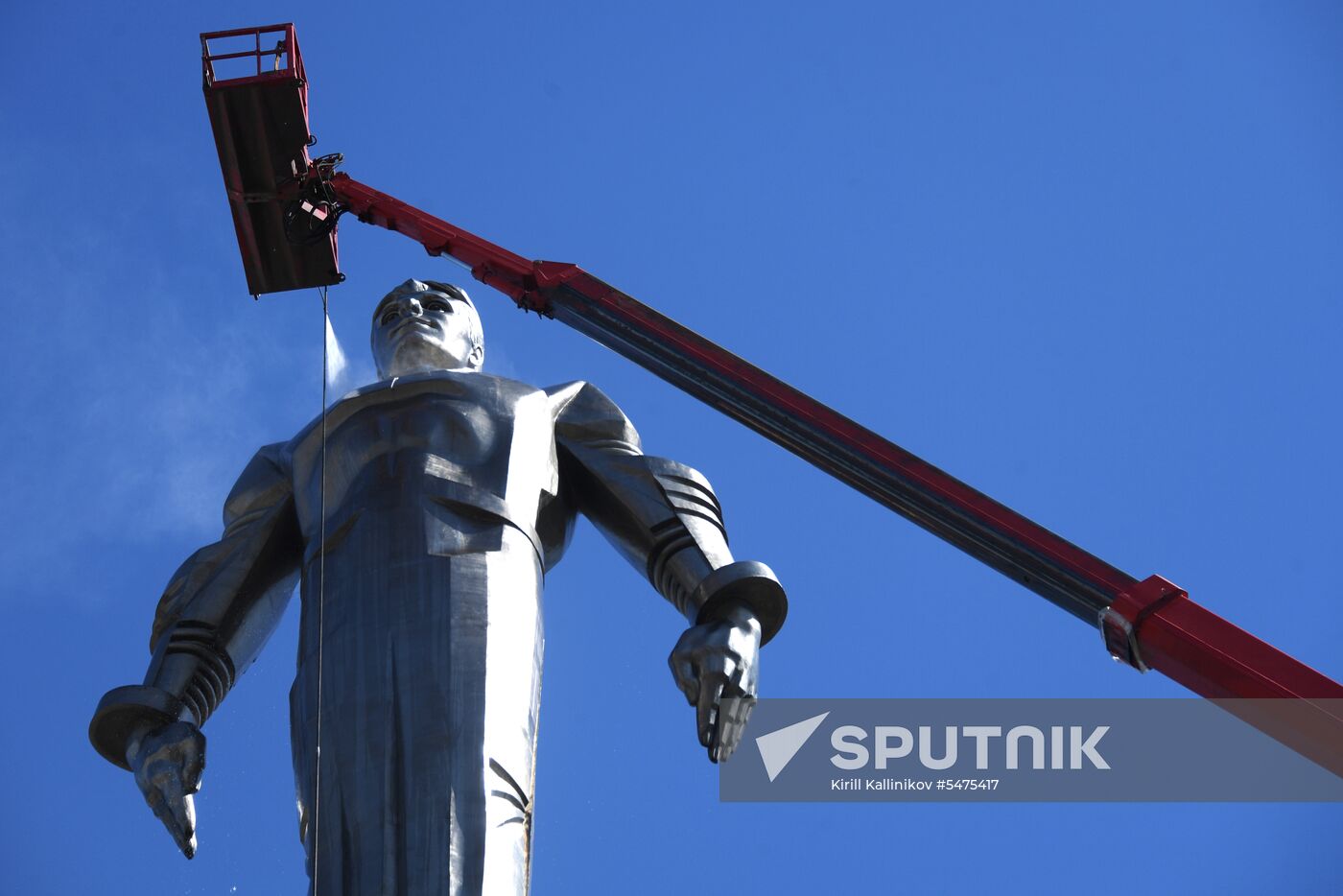 Gagarin monument is cleaned in Moscow