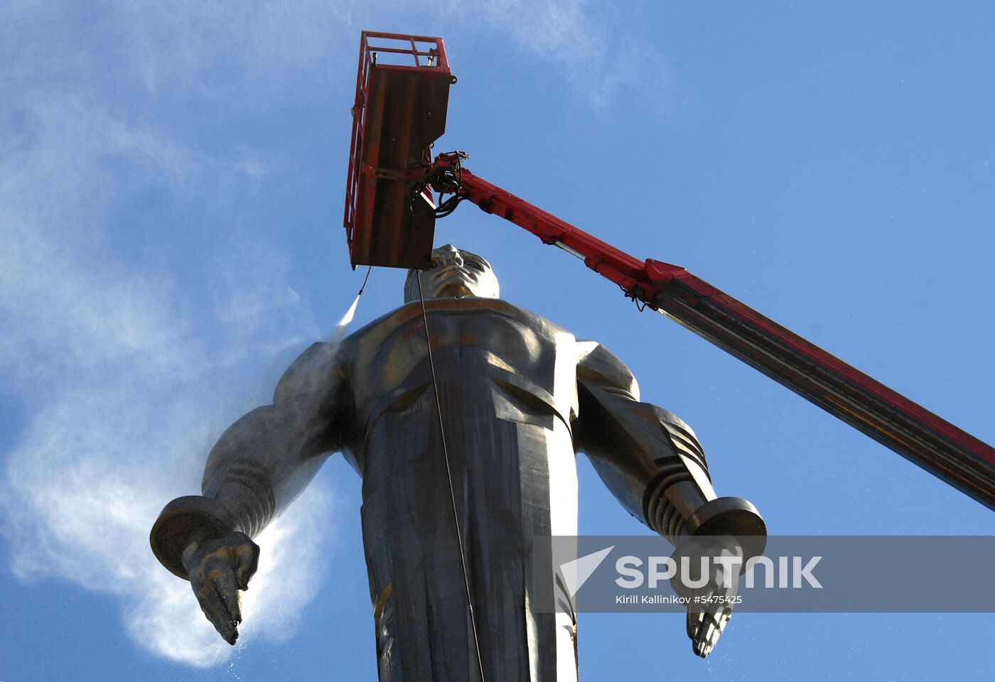 Gagarin monument is cleaned in Moscow