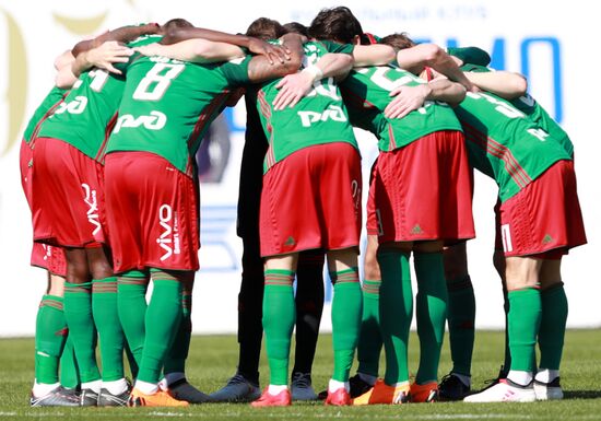 Football. Russian Football Premier League. Dynamo vs. Lokomotiv