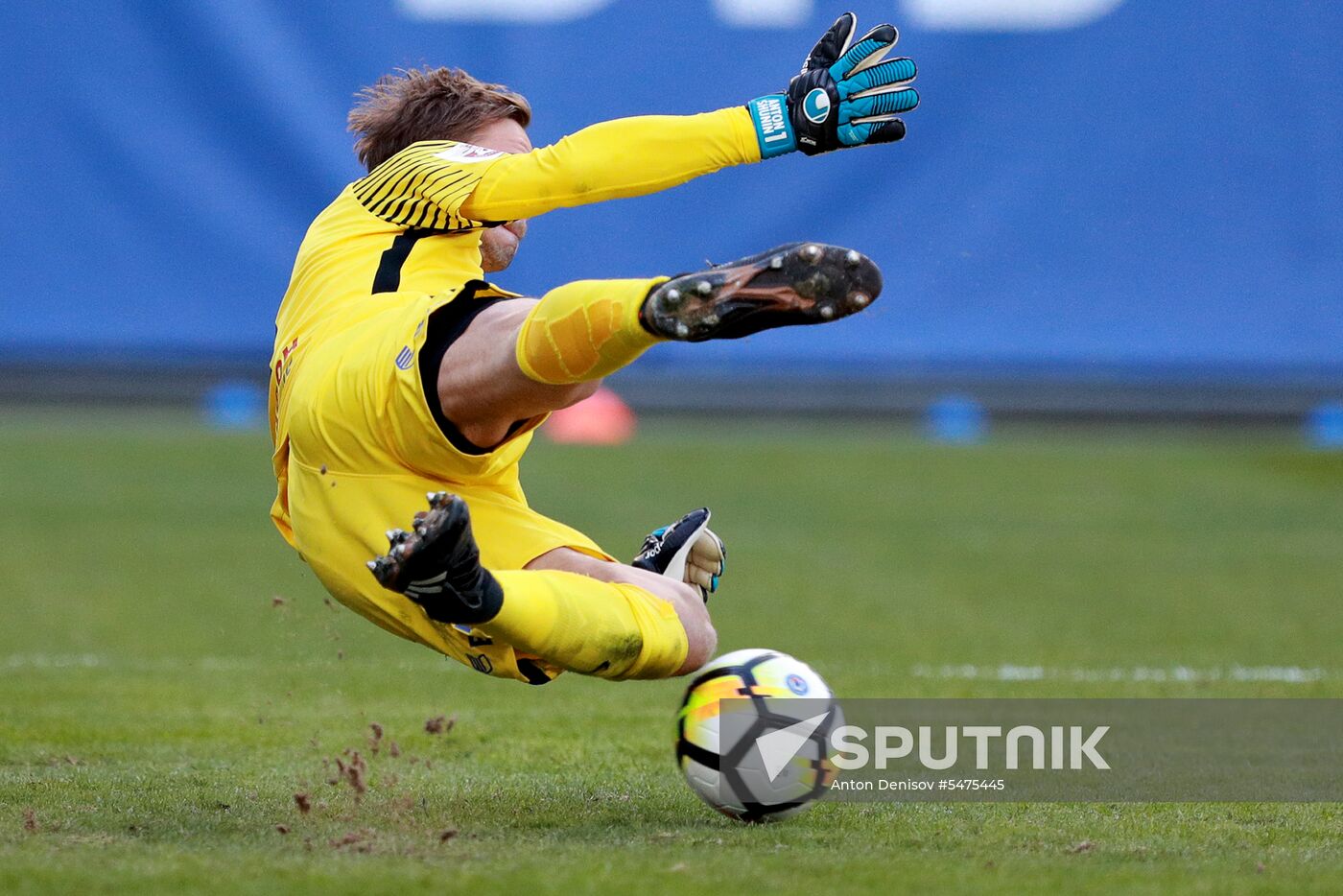 Football. Russian Football Premier League. Dynamo vs. Lokomotiv