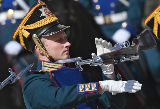 Ceremonial changing of the Presidential Regiment equestrian and pedestrian guard