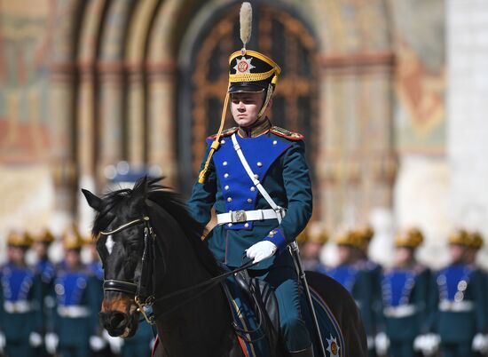 Ceremonial changing of the Presidential Regiment equestrian and pedestrian guard