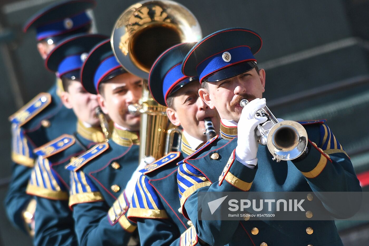 Ceremonial changing of the Presidential Regiment equestrian and pedestrian guard