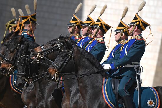 Ceremonial changing of the Presidential Regiment equestrian and pedestrian guard
