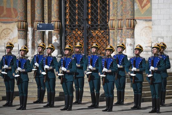 Ceremonial changing of the Presidential Regiment equestrian and pedestrian guard