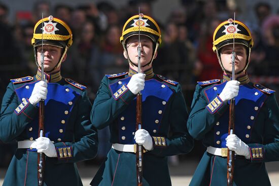 Ceremonial changing of the Presidential Regiment equestrian and pedestrian guard