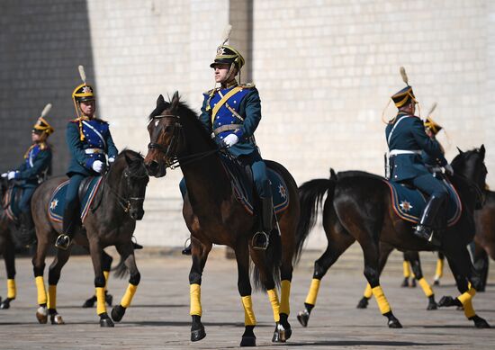 Ceremonial changing of the Presidential Regiment equestrian and pedestrian guard