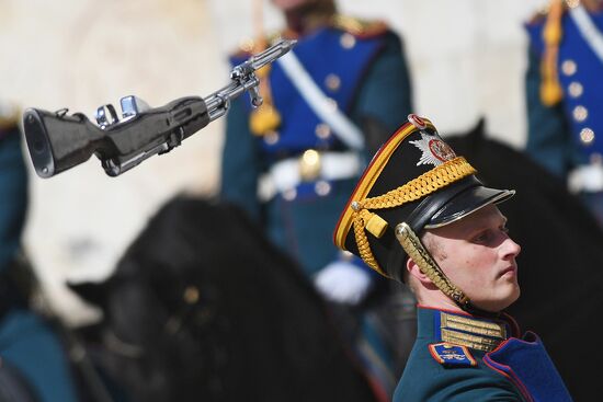 Ceremonial changing of the Presidential Regiment equestrian and pedestrian guard