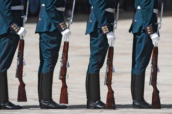 Ceremonial changing of the Presidential Regiment equestrian and pedestrian guard