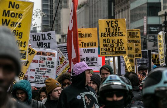 Protest in US against strikes on Syria
