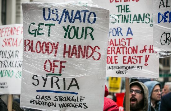 Protest in US against strikes on Syria
