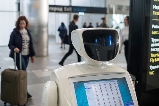 New airport terminal opens in Simferopol