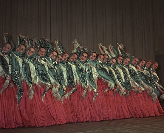Beryozka dance ensemble