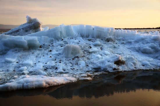Ice breaks on Amur River