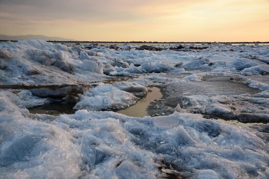 Ice breaks on Amur River