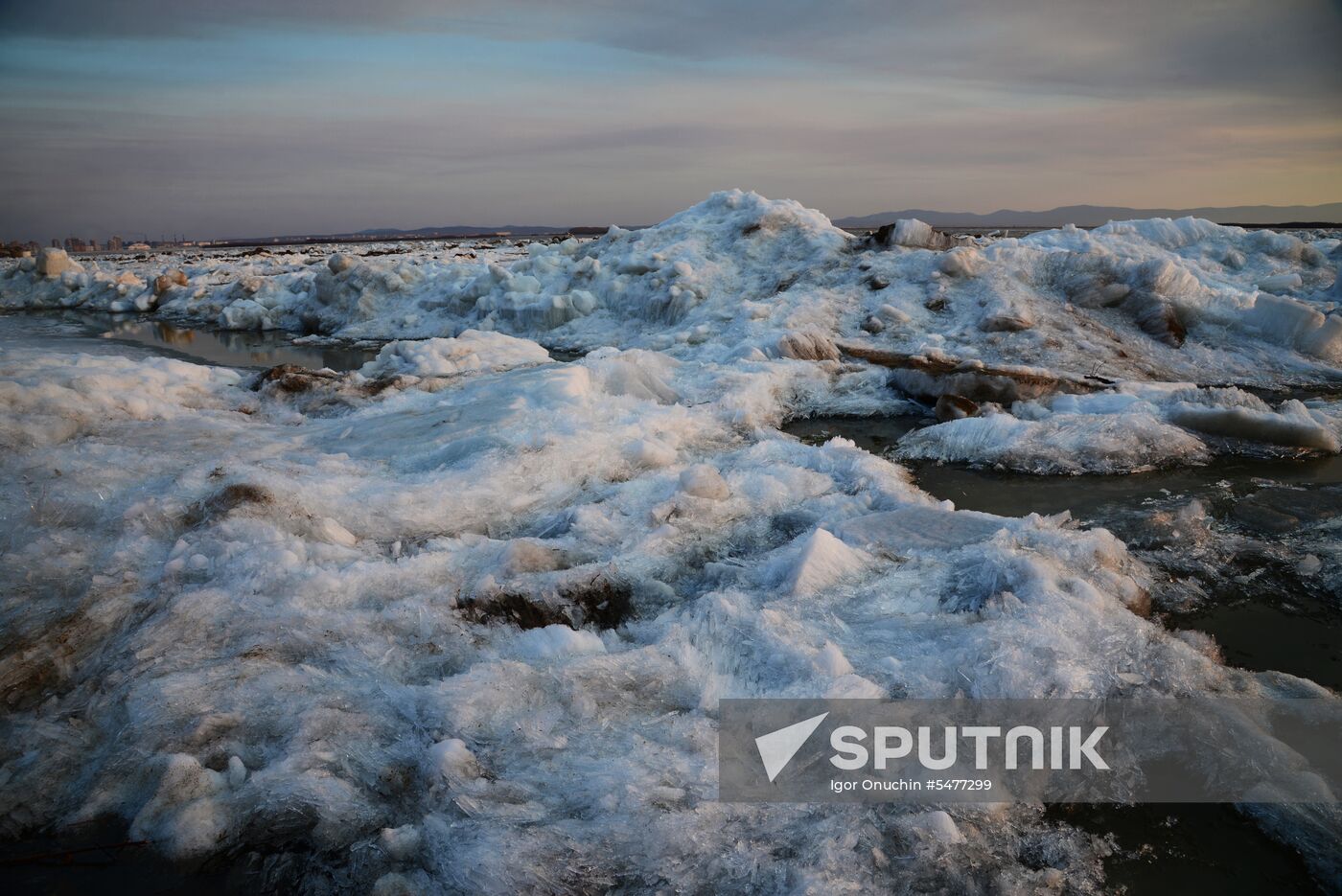 Ice breaks on Amur River