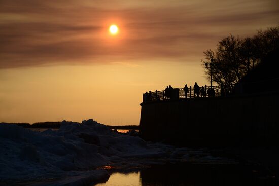 Ice breaks on Amur River