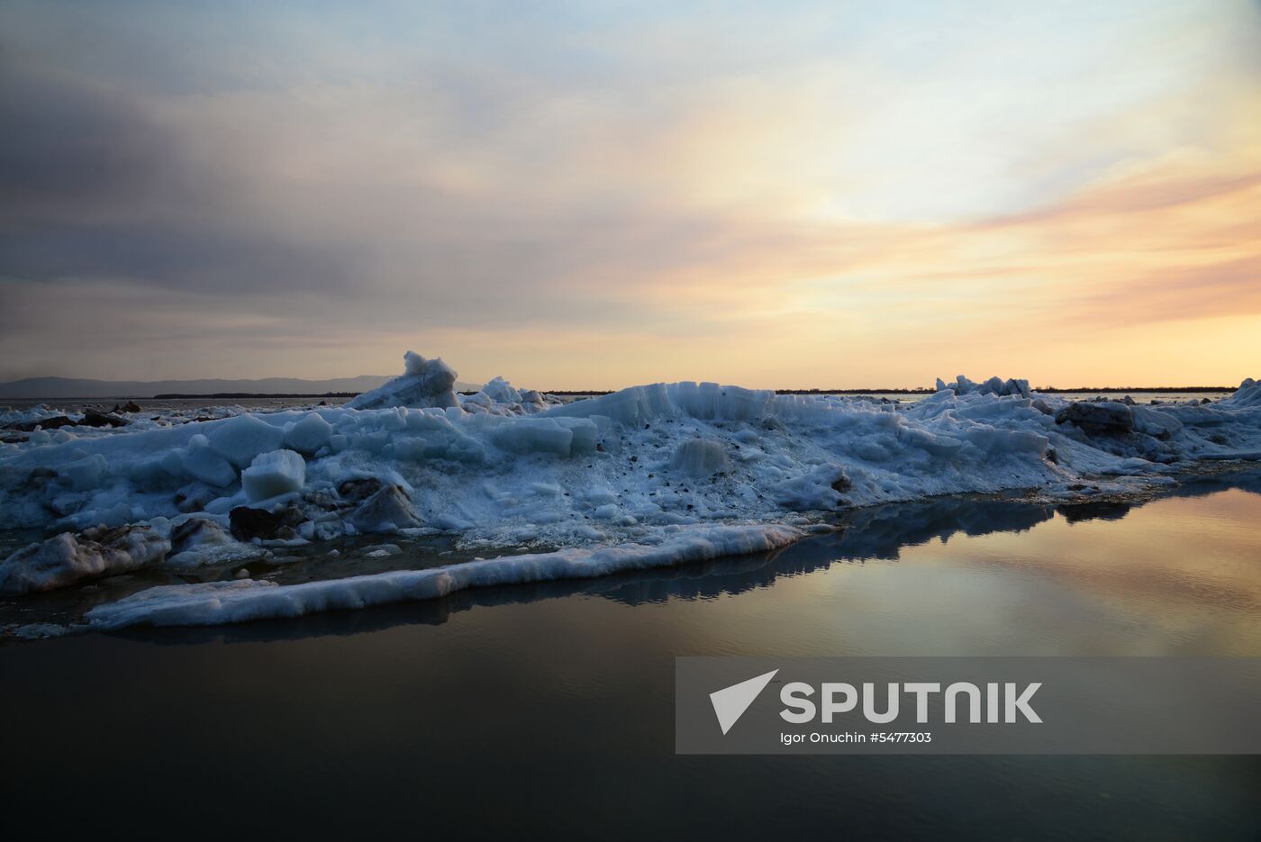 Ice breaks on Amur River