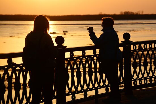 Ice breaks on Amur River