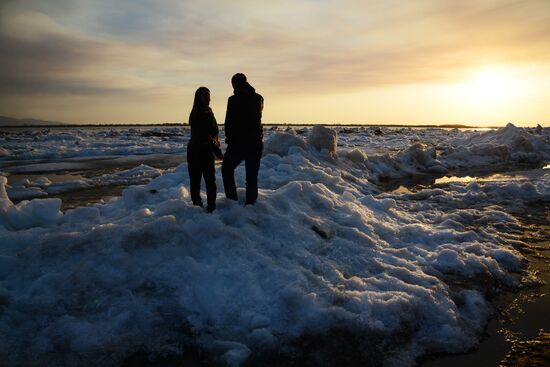 Ice breaks on Amur River