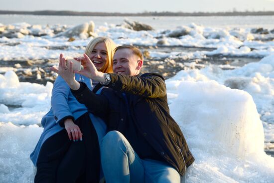 Ice breaks on Amur River