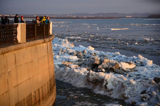 Ice breaks on Amur River
