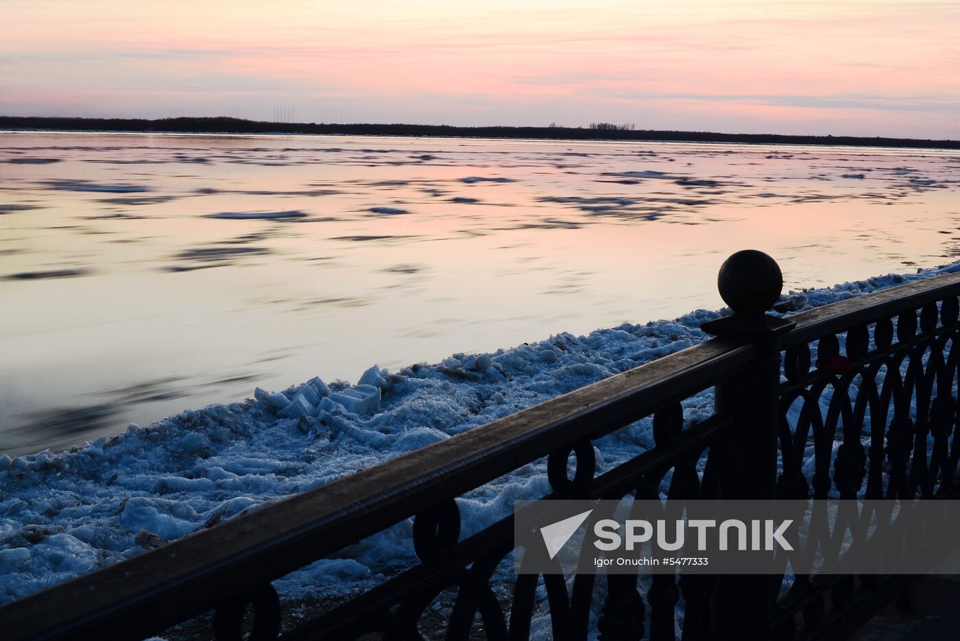 Ice breaks on Amur River