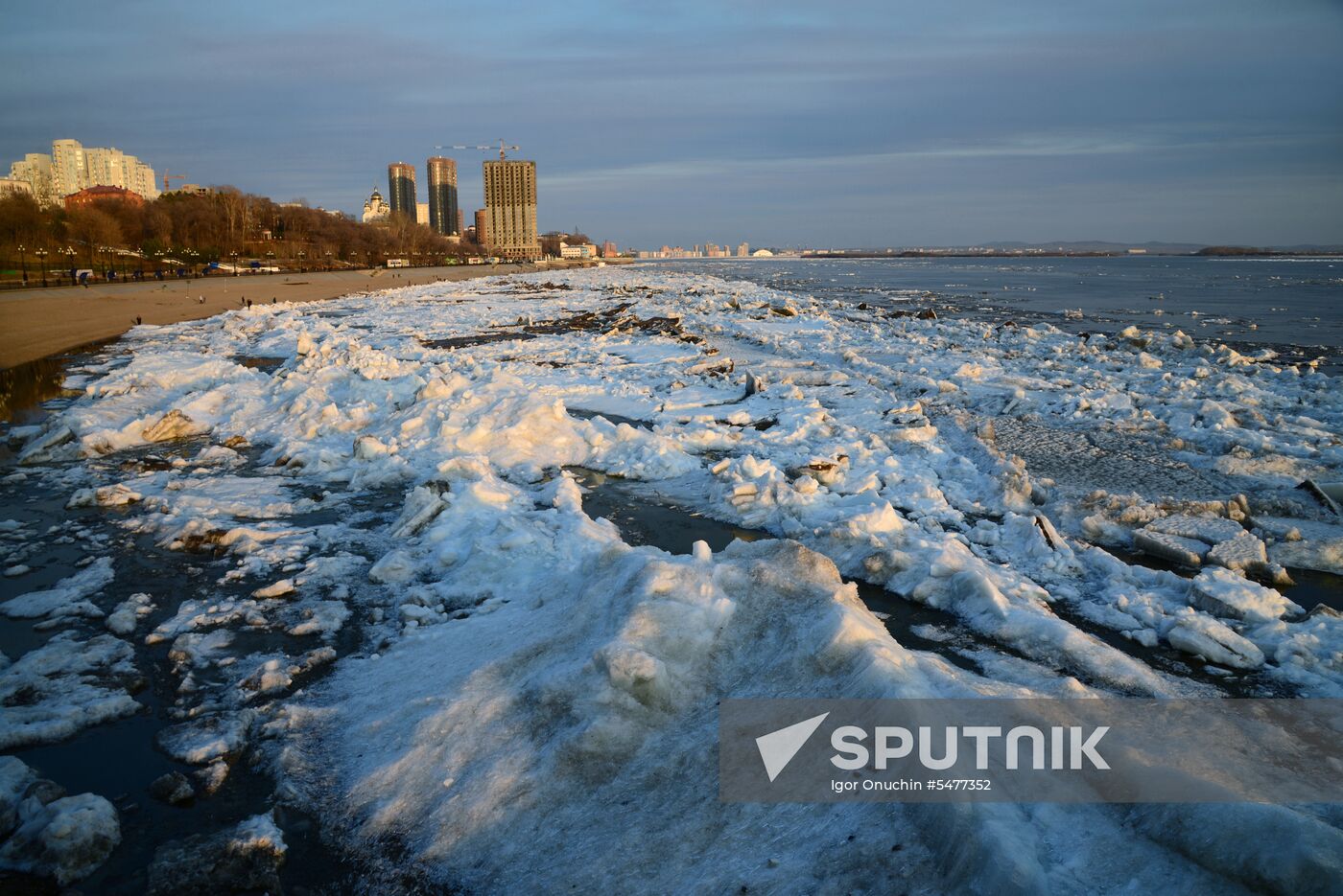 Ice breaks on Amur River