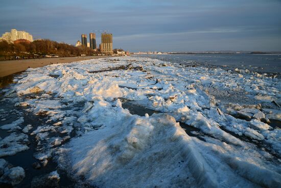 Ice breaks on Amur River