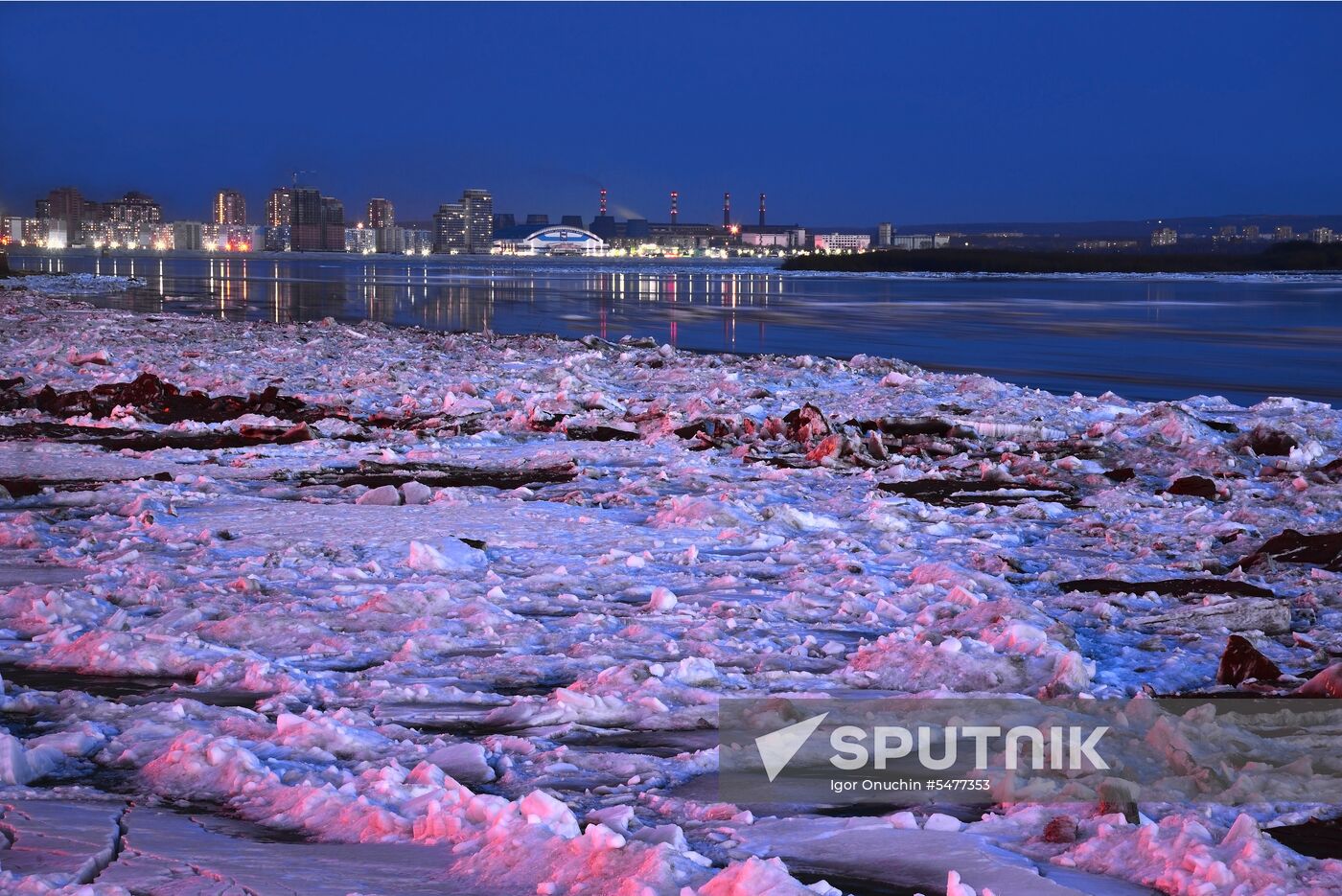 Ice breaks on Amur River