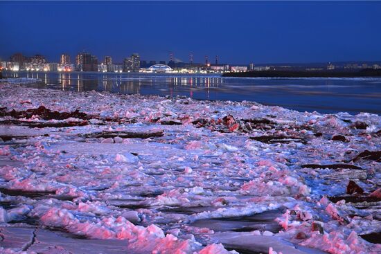 Ice breaks on Amur River