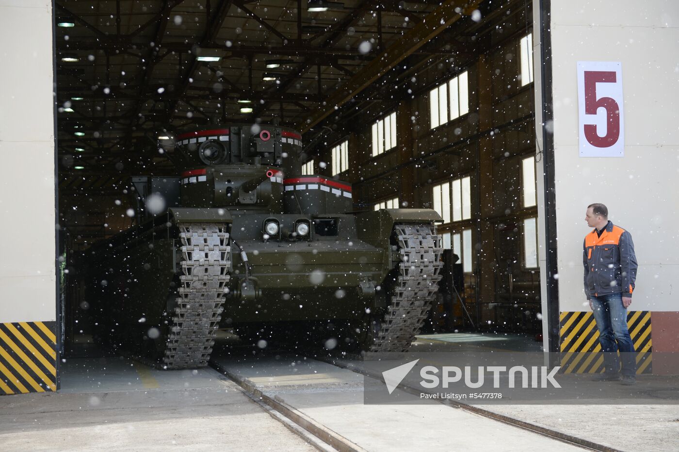 Testing replica of Soviet tank T-35 in Yekaterinburg