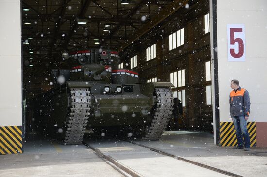 Testing replica of Soviet tank T-35 in Yekaterinburg