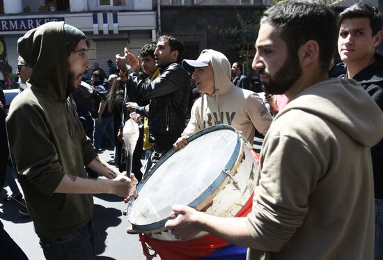 Protests surge in Yerevan