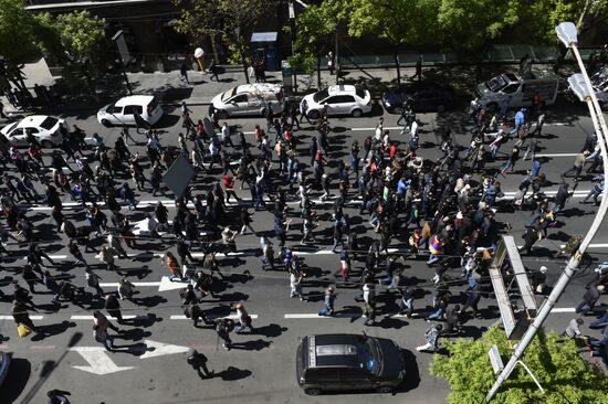 Protests surge in Yerevan
