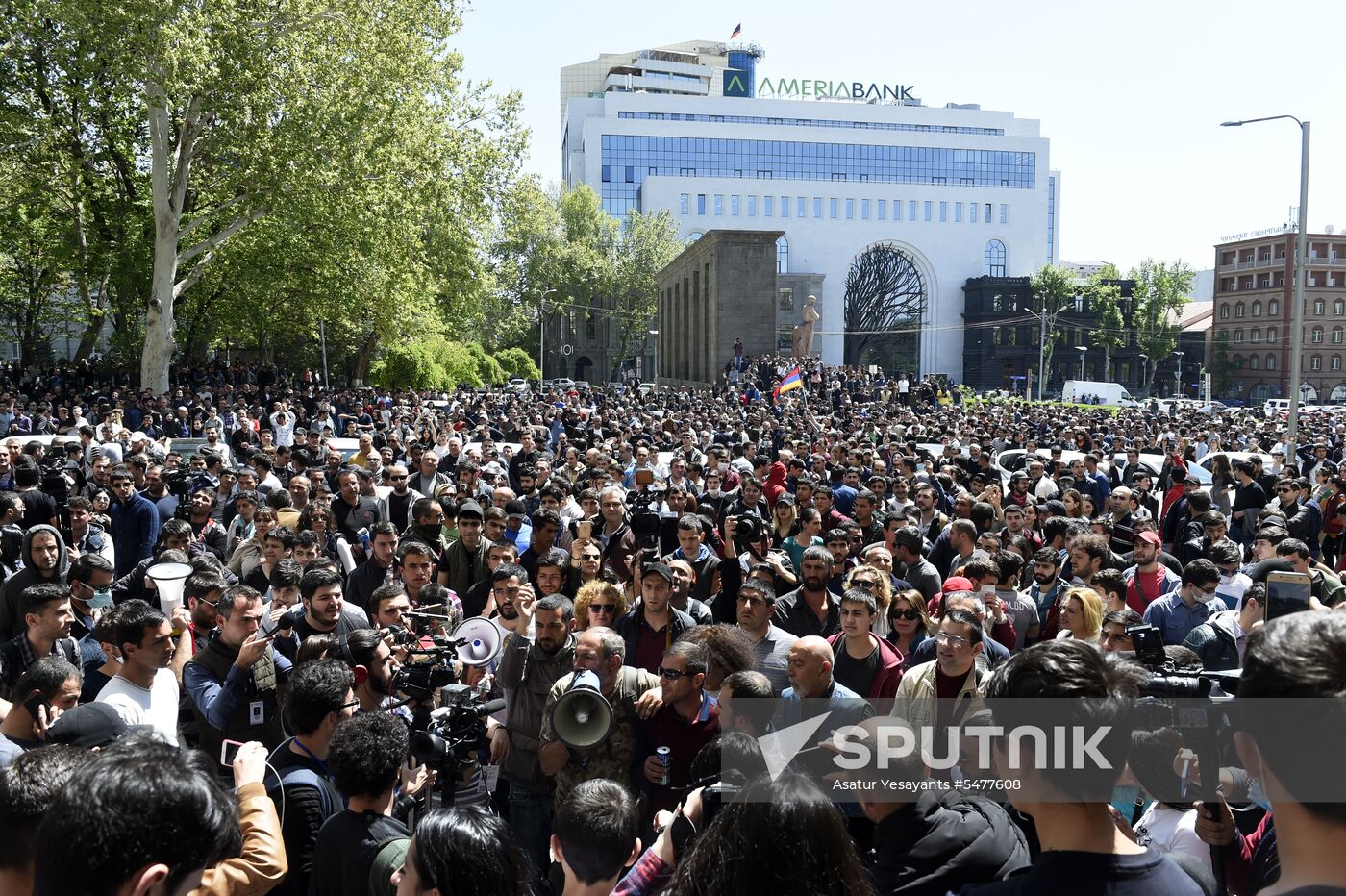 Protests surge in Yerevan