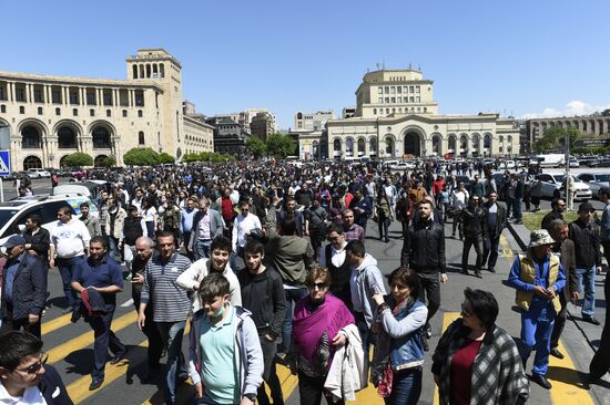 Protests surge in Yerevan