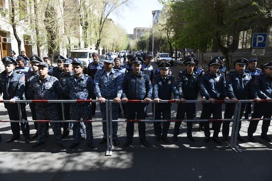 Protests surge in Yerevan