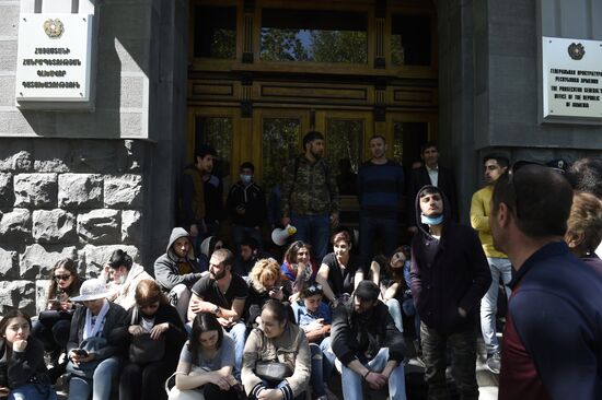 Protests surge in Yerevan