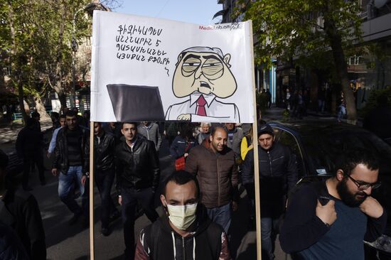 Protests surge in Yerevan