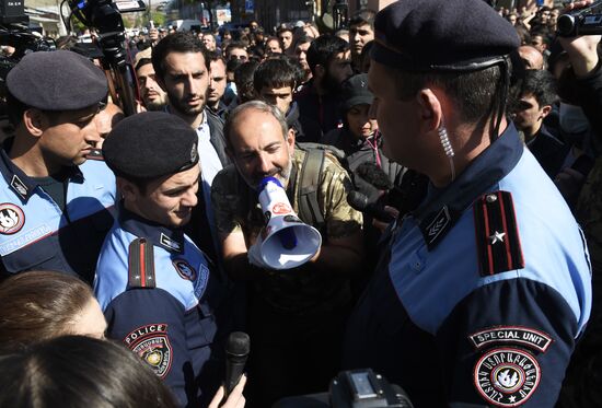 Protests surge in Yerevan
