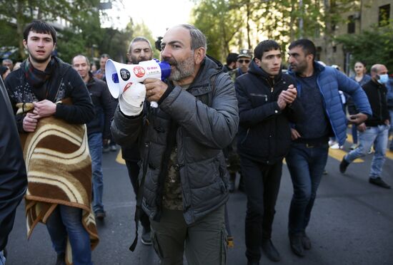 Protests surge in Yerevan