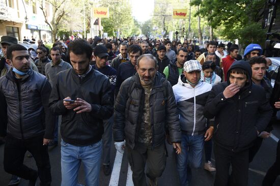 Protests surge in Yerevan