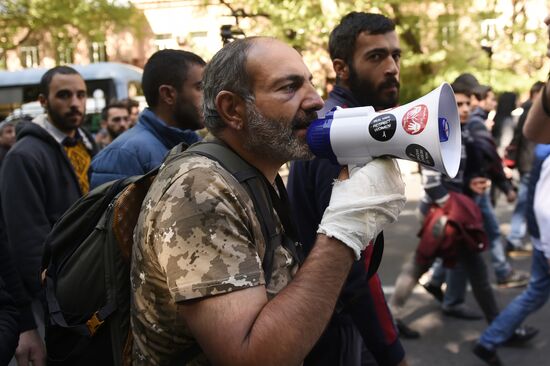 Protests surge in Yerevan