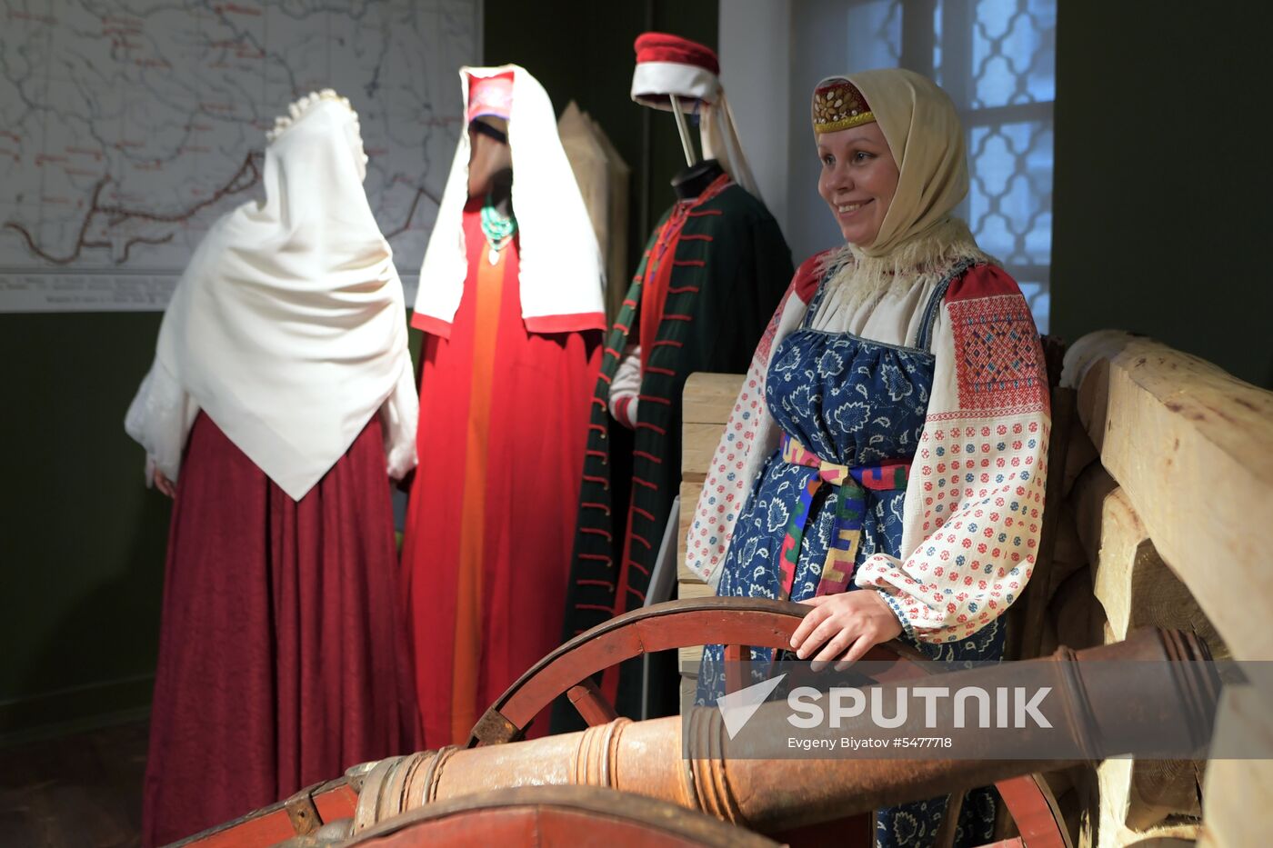 'Embroidered with silk, pearls and gold' exhibition unveiled