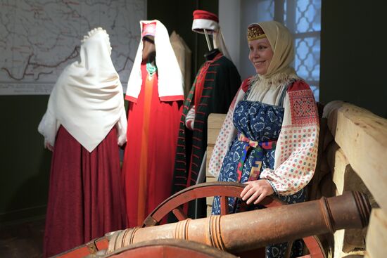 'Embroidered with silk, pearls and gold' exhibition unveiled