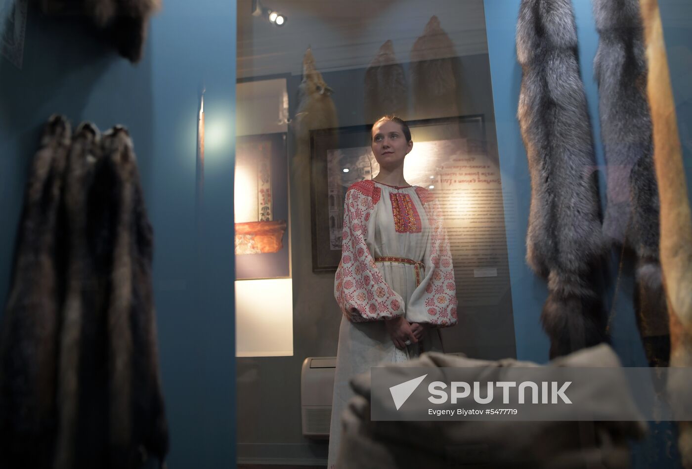 'Embroidered with silk, pearls and gold' exhibition unveiled