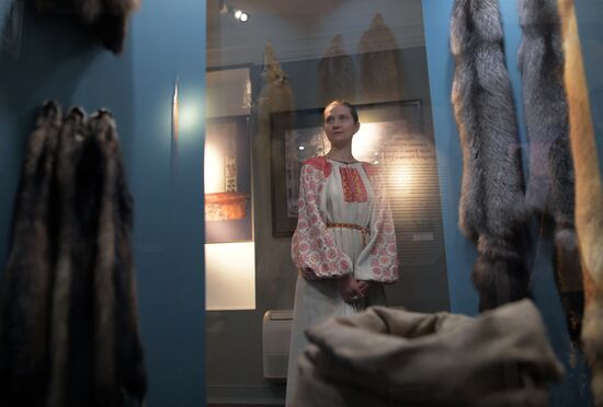 'Embroidered with silk, pearls and gold' exhibition unveiled