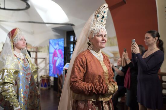 'Embroidered with silk, pearls and gold' exhibition unveiled